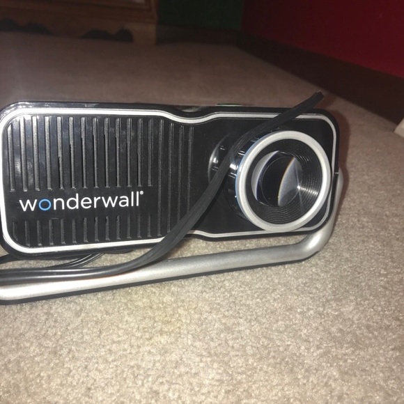 Discovery wonderwall entertainment projector - Picture 3 of 4